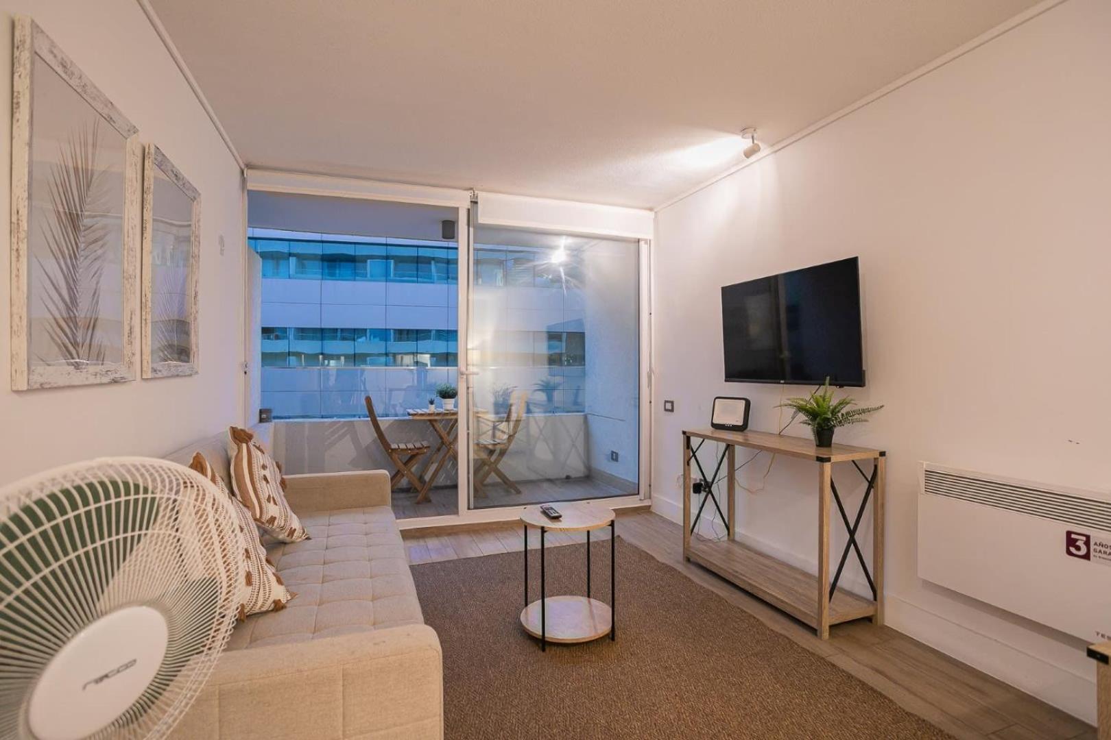 And Cozy Steps Away From Clinica Condes Apartamento Santiago de Chile